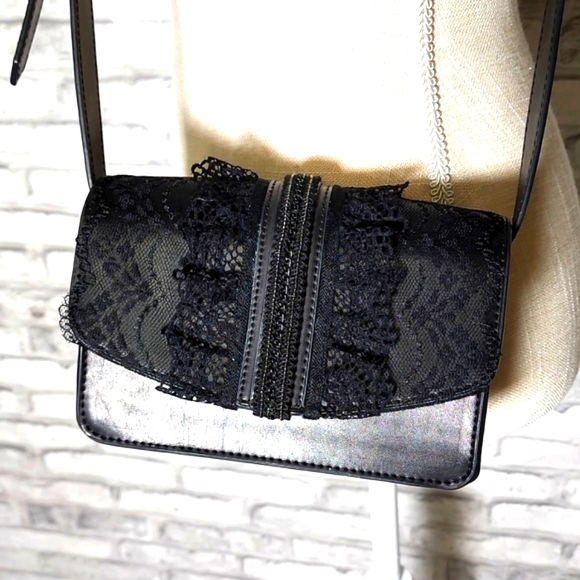 Urban Outffiters Black Lace Chain Purse - Picture 1 of 12
